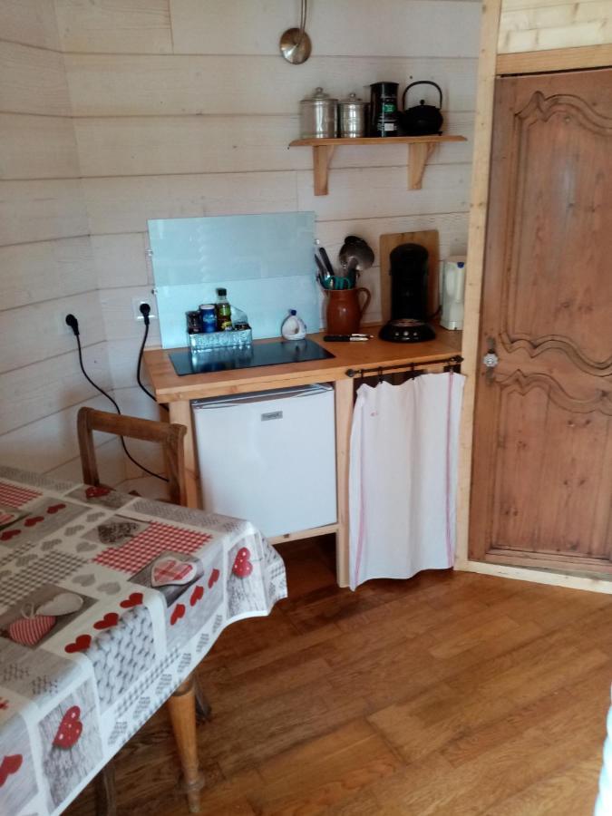 La Tour De Ver Gite Atypique Possibilite Table D'Hotes Sur Reservation ภายนอก รูปภาพ